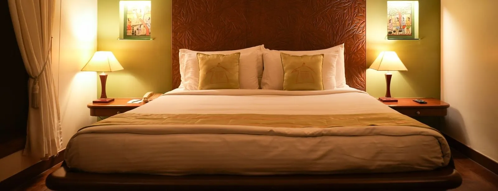 Lake_View_Villa_Bedroom
